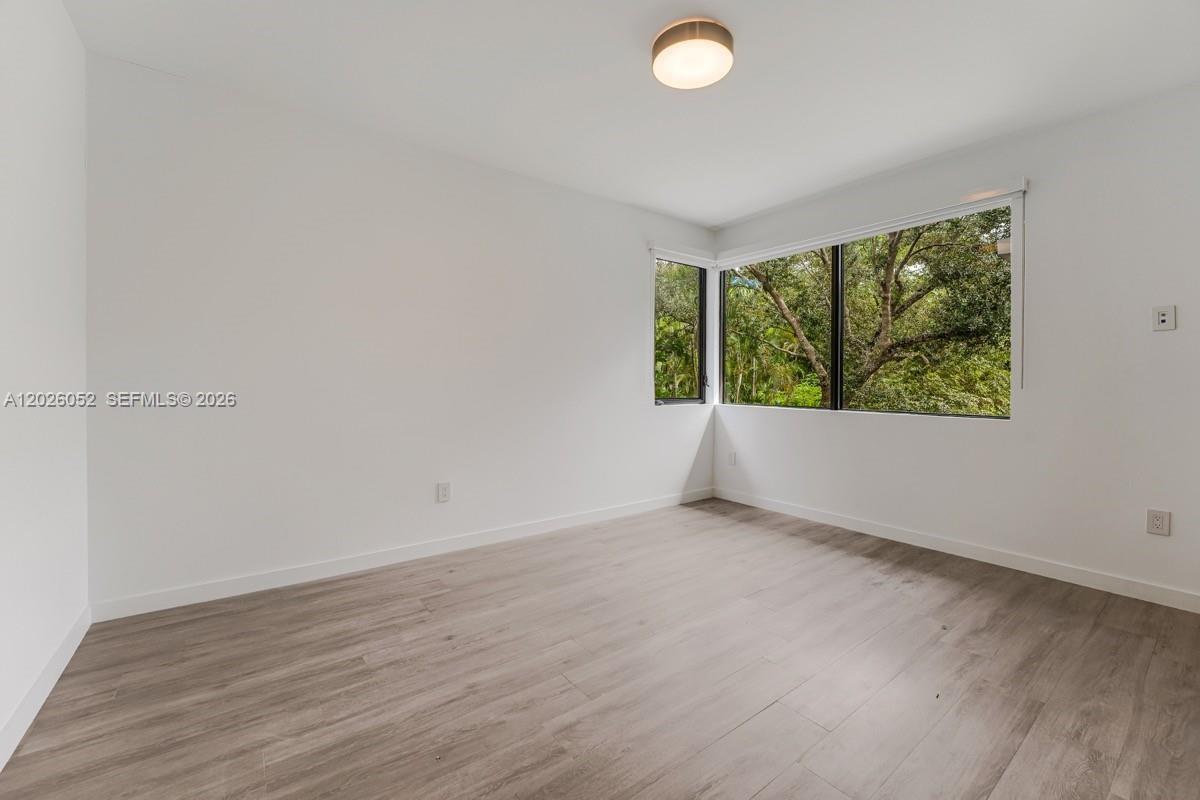 3741 Kumquat Ave Miami, FL 33133