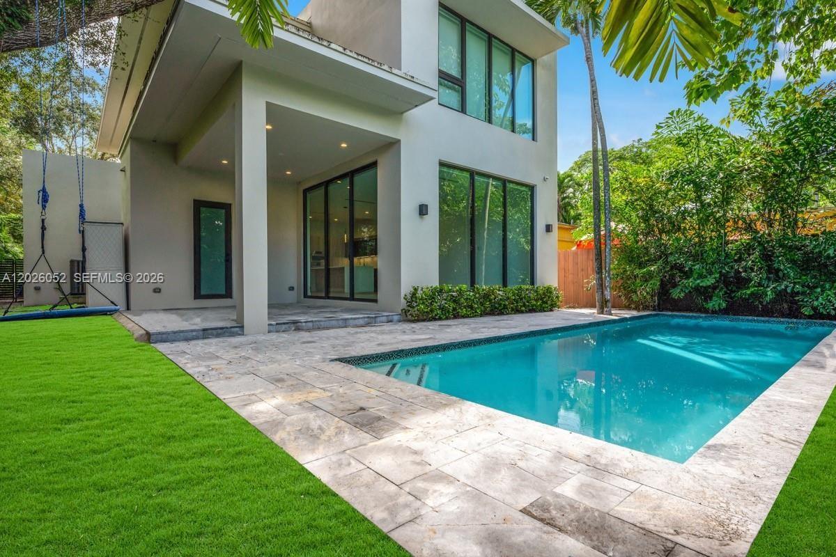 3741 Kumquat Ave Miami, FL 33133