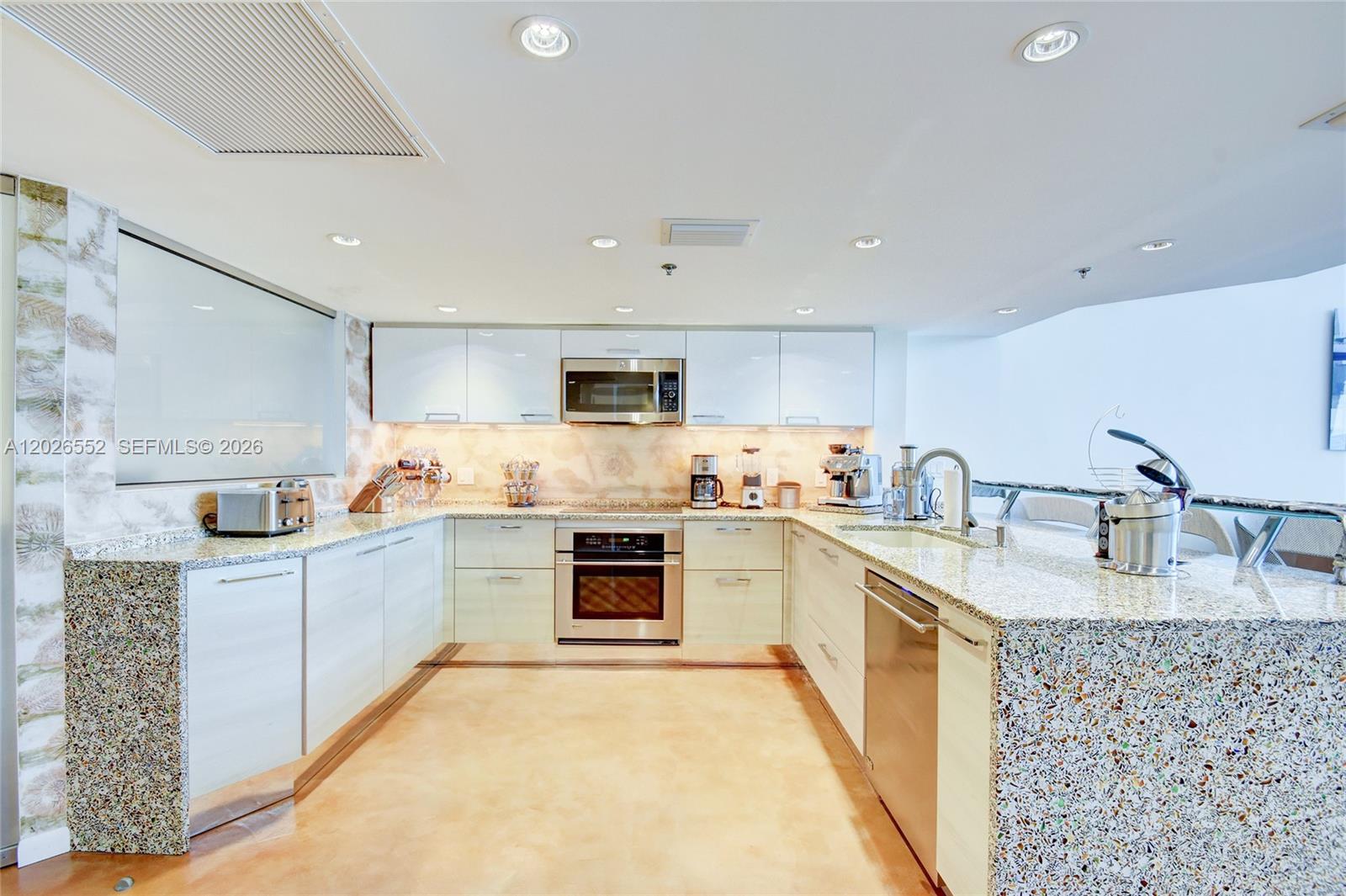 5445 Collins Ave #P2 Miami Beach, FL 33140