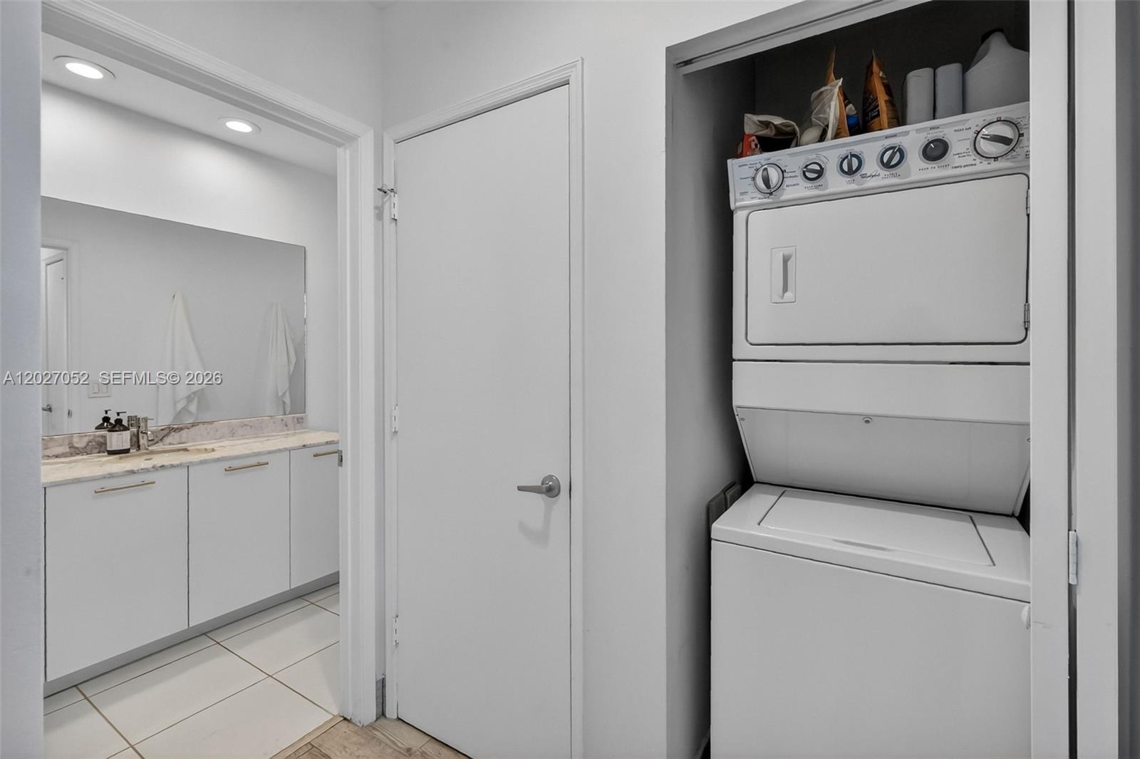 950 Brickell Bay Dr #4504 Miami, FL 33131