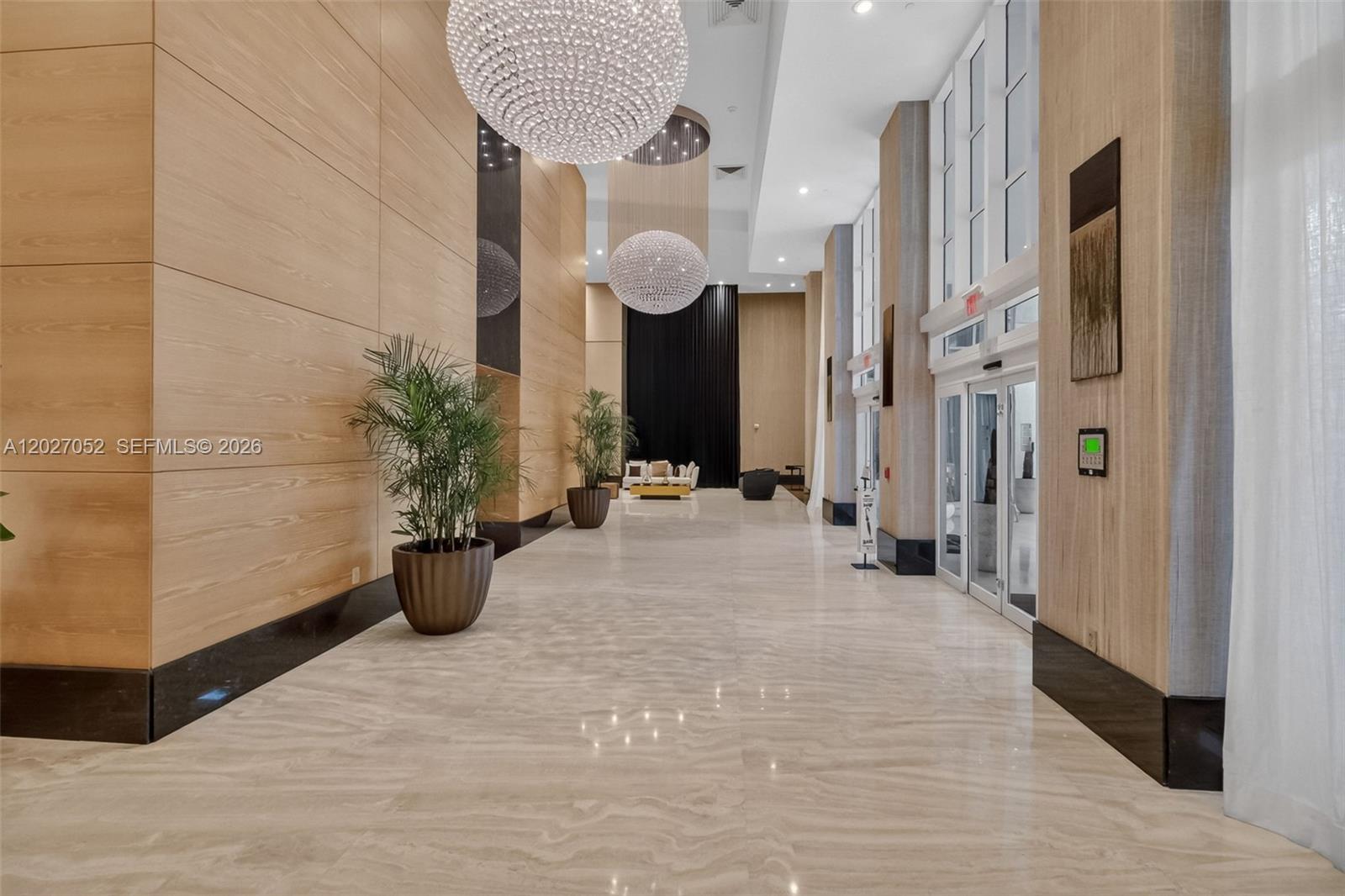 950 Brickell Bay Dr #4504 Miami, FL 33131