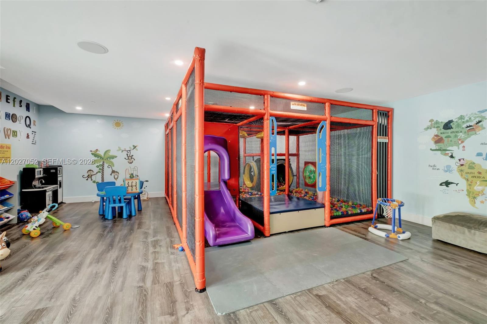 950 Brickell Bay Dr #4504 Miami, FL 33131