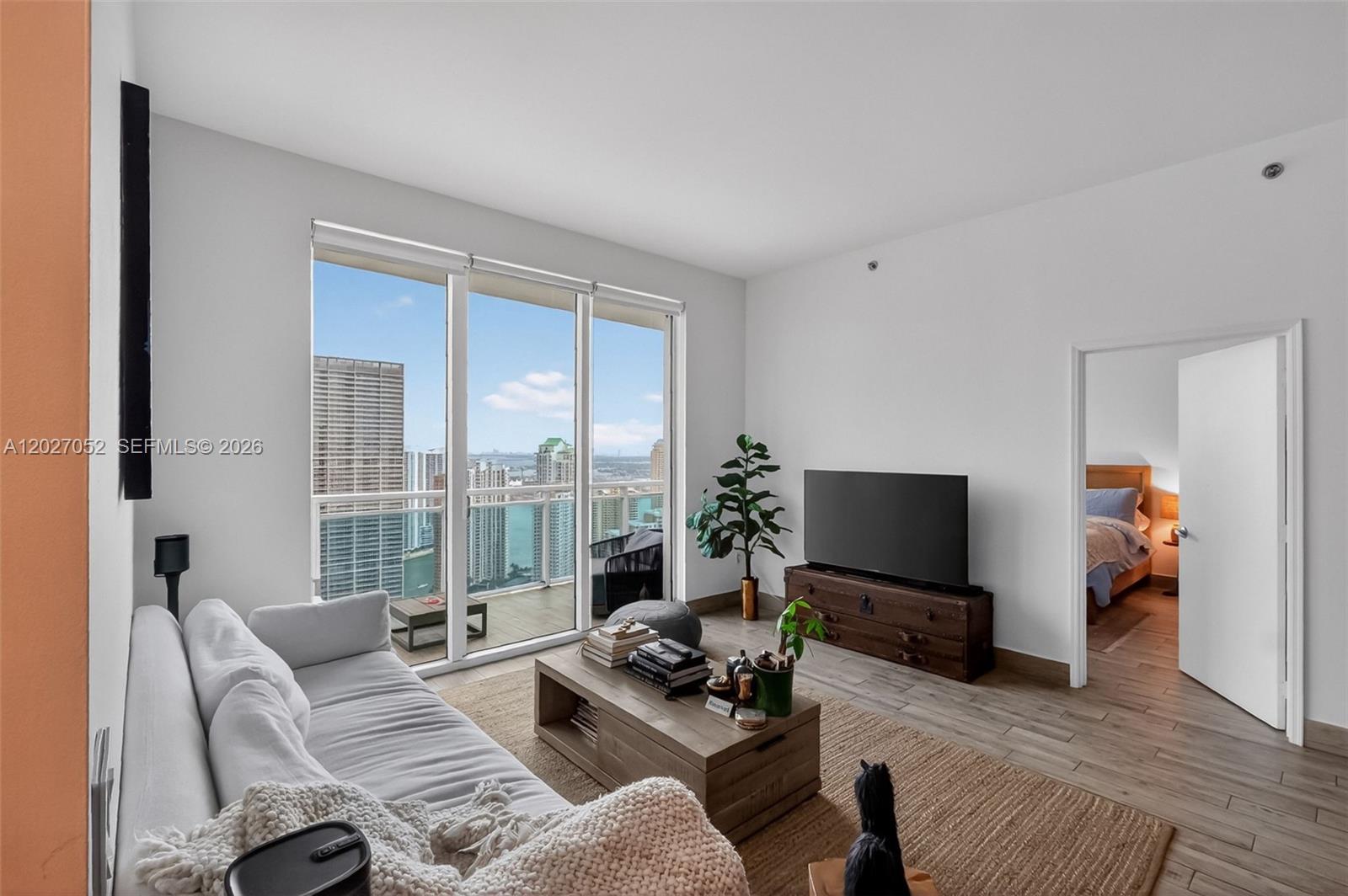 950 Brickell Bay Dr #4504 Miami, FL 33131