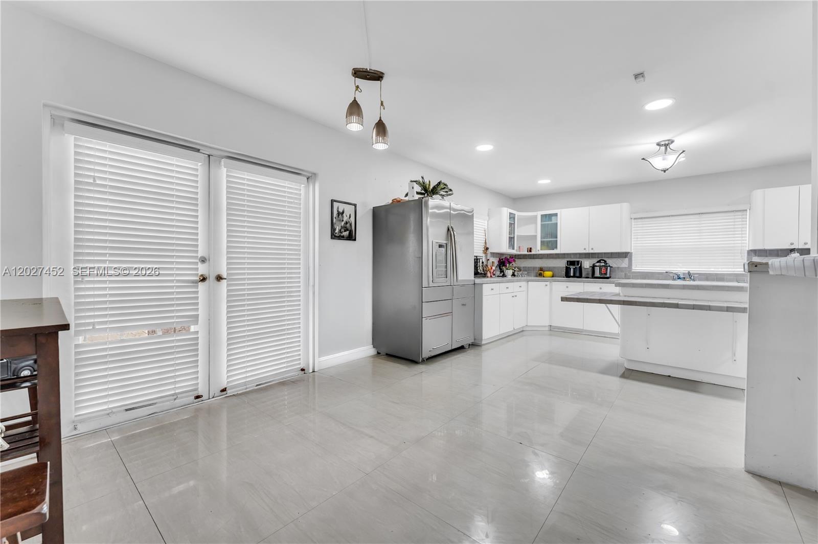 6284 SW 26th St Miami, FL 33155