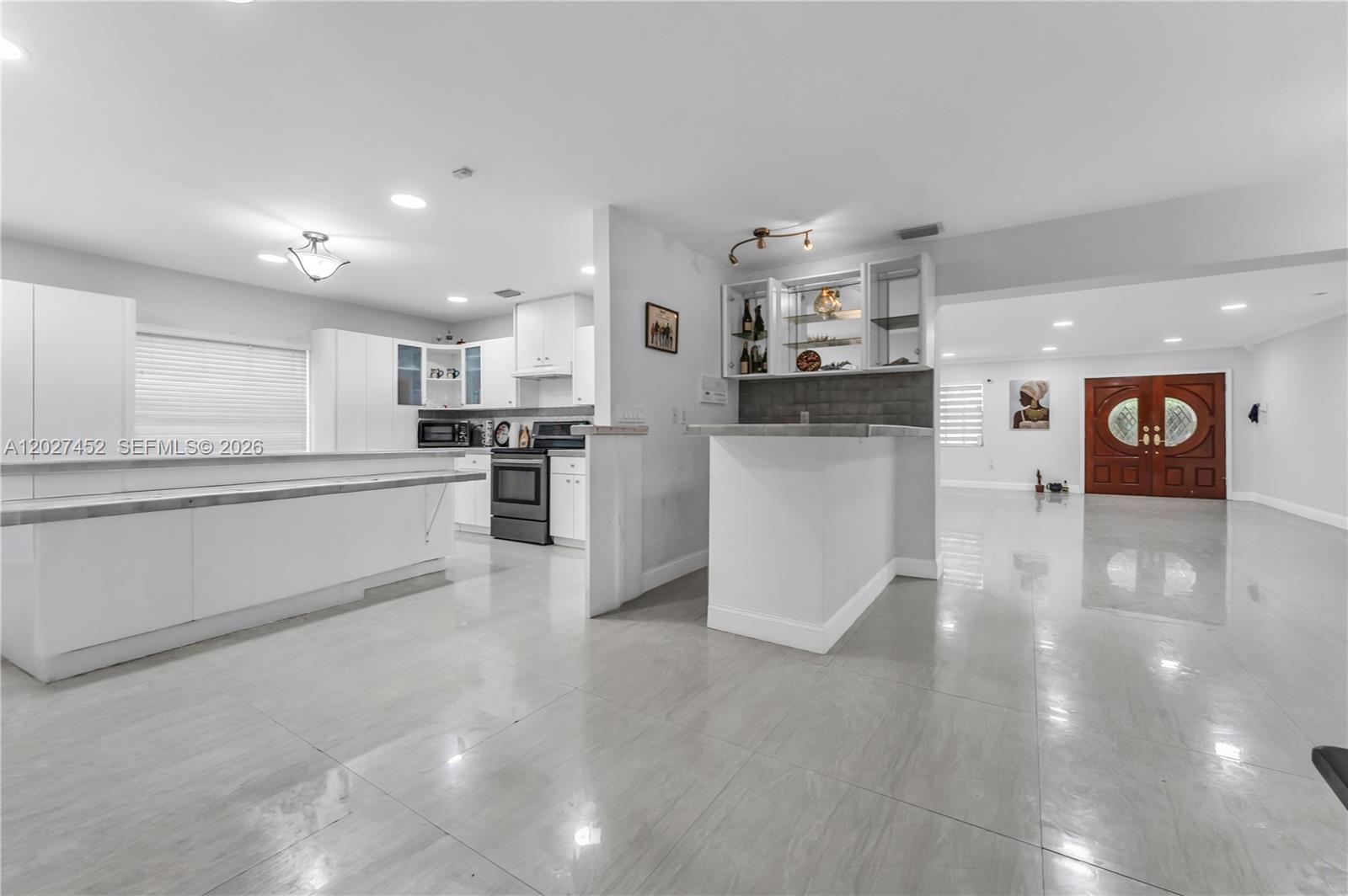 6284 SW 26th St Miami, FL 33155