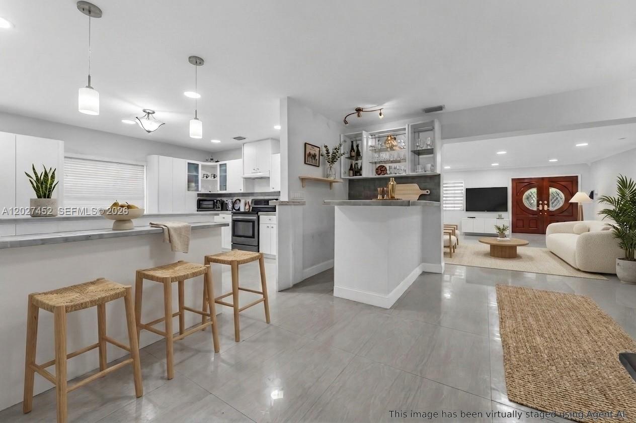 6284 SW 26th St Miami, FL 33155