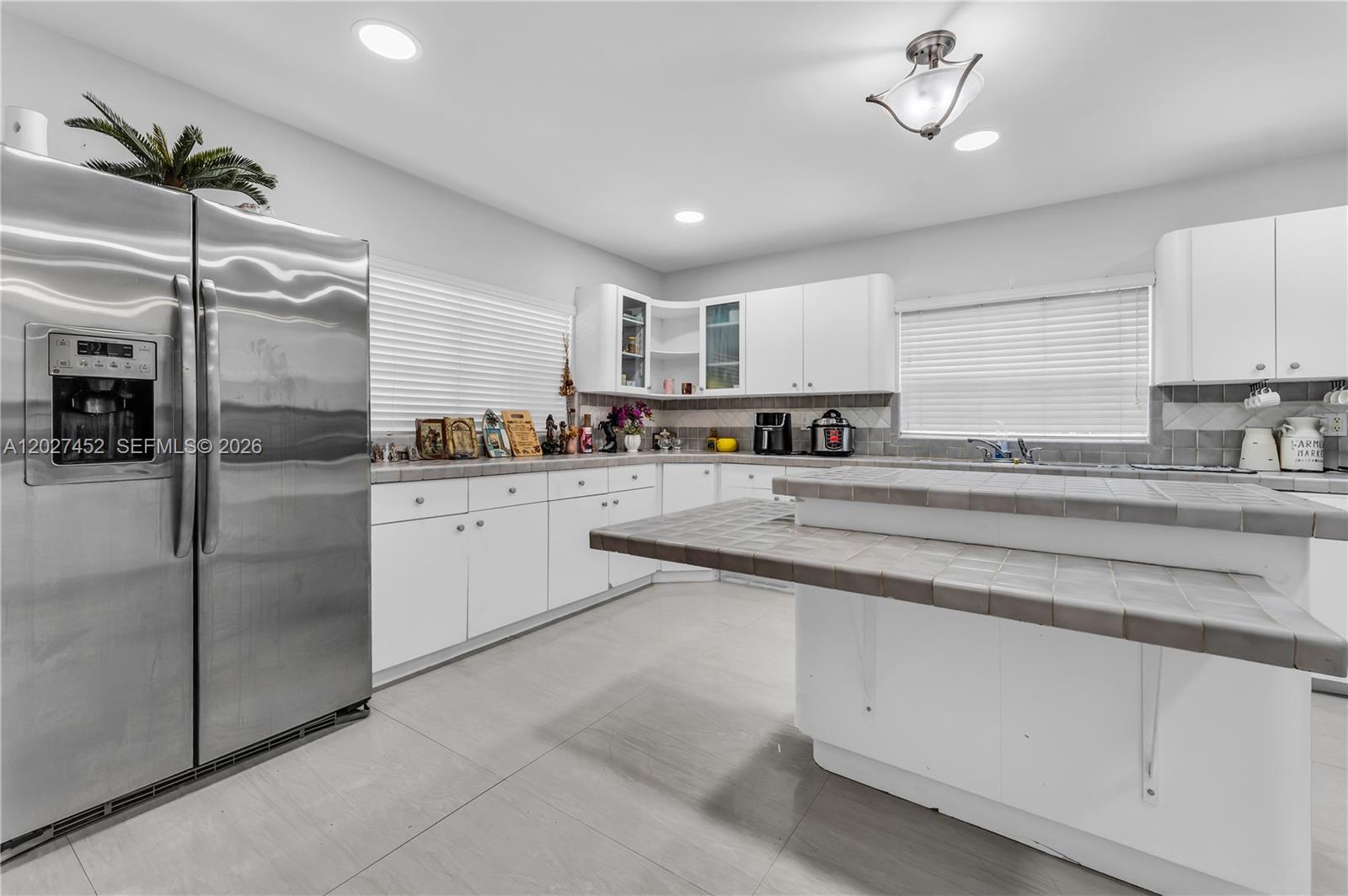 6284 SW 26th St Miami, FL 33155
