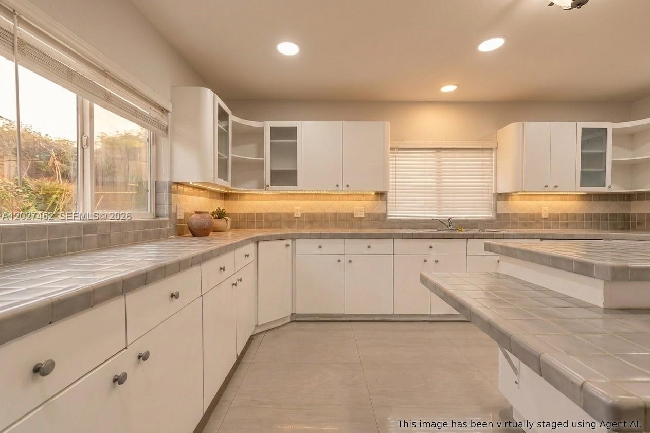 6284 SW 26th St Miami, FL 33155