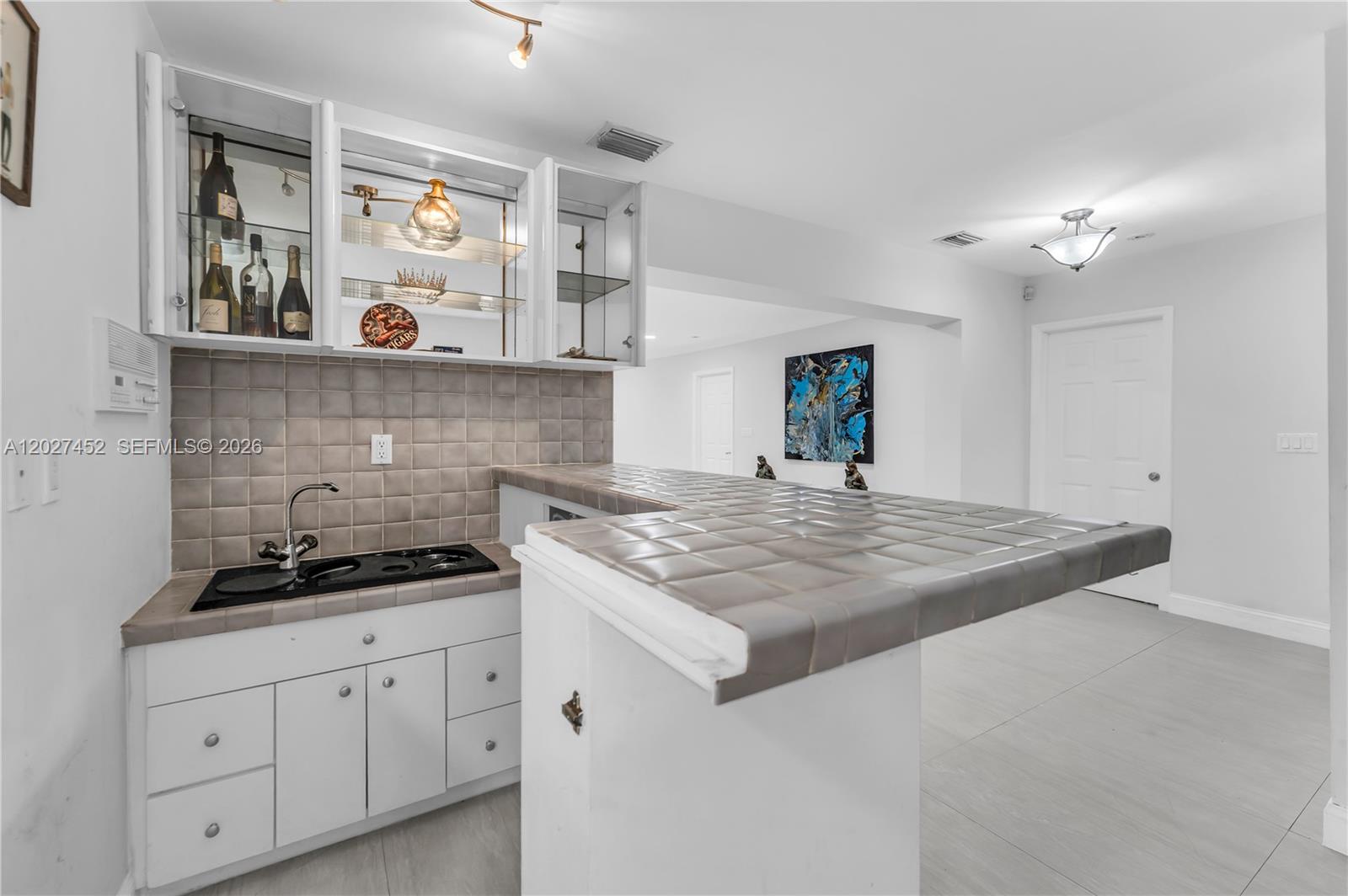 6284 SW 26th St Miami, FL 33155