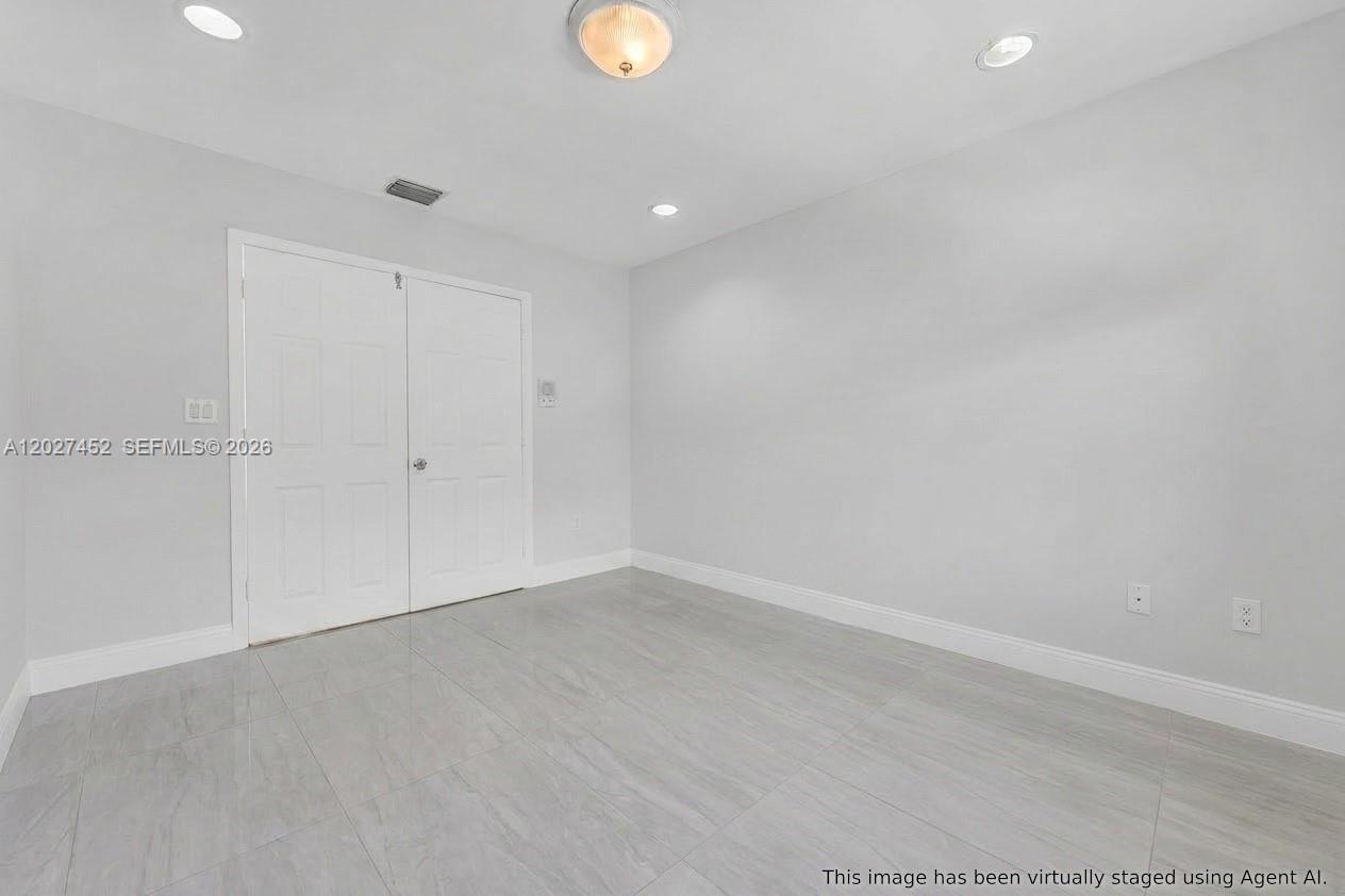 6284 SW 26th St Miami, FL 33155