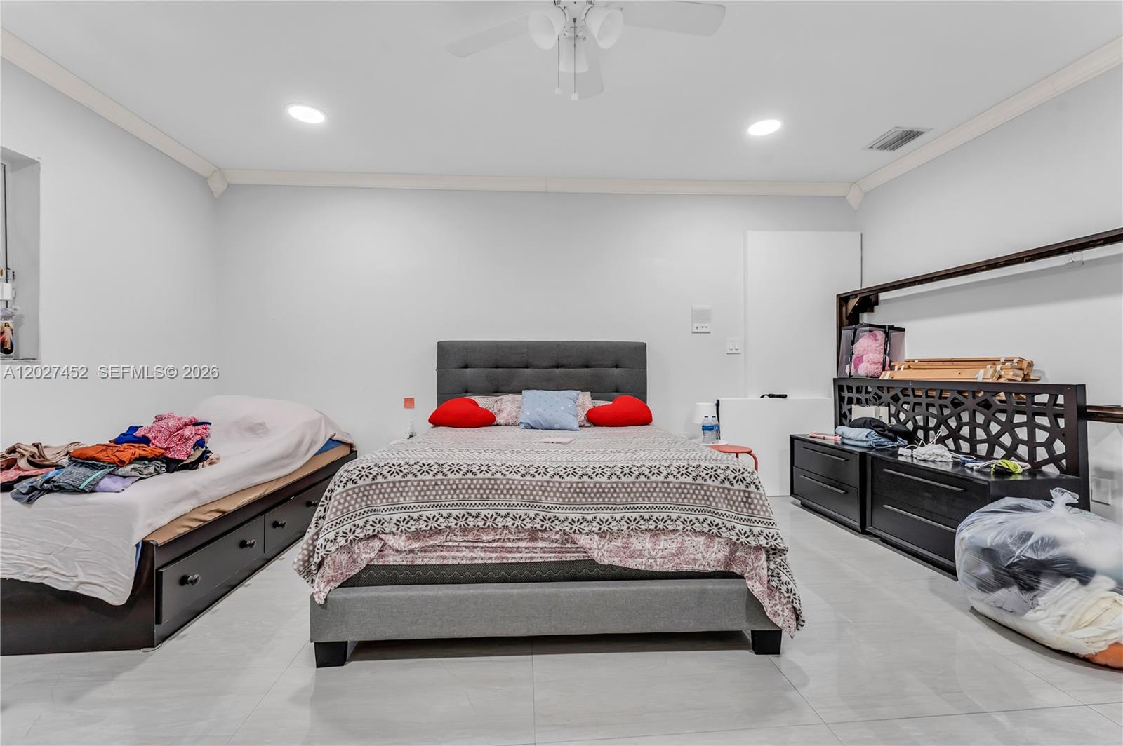 6284 SW 26th St Miami, FL 33155