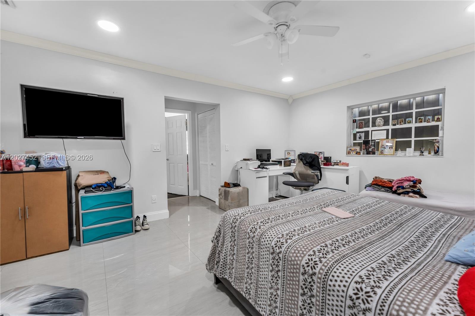 6284 SW 26th St Miami, FL 33155