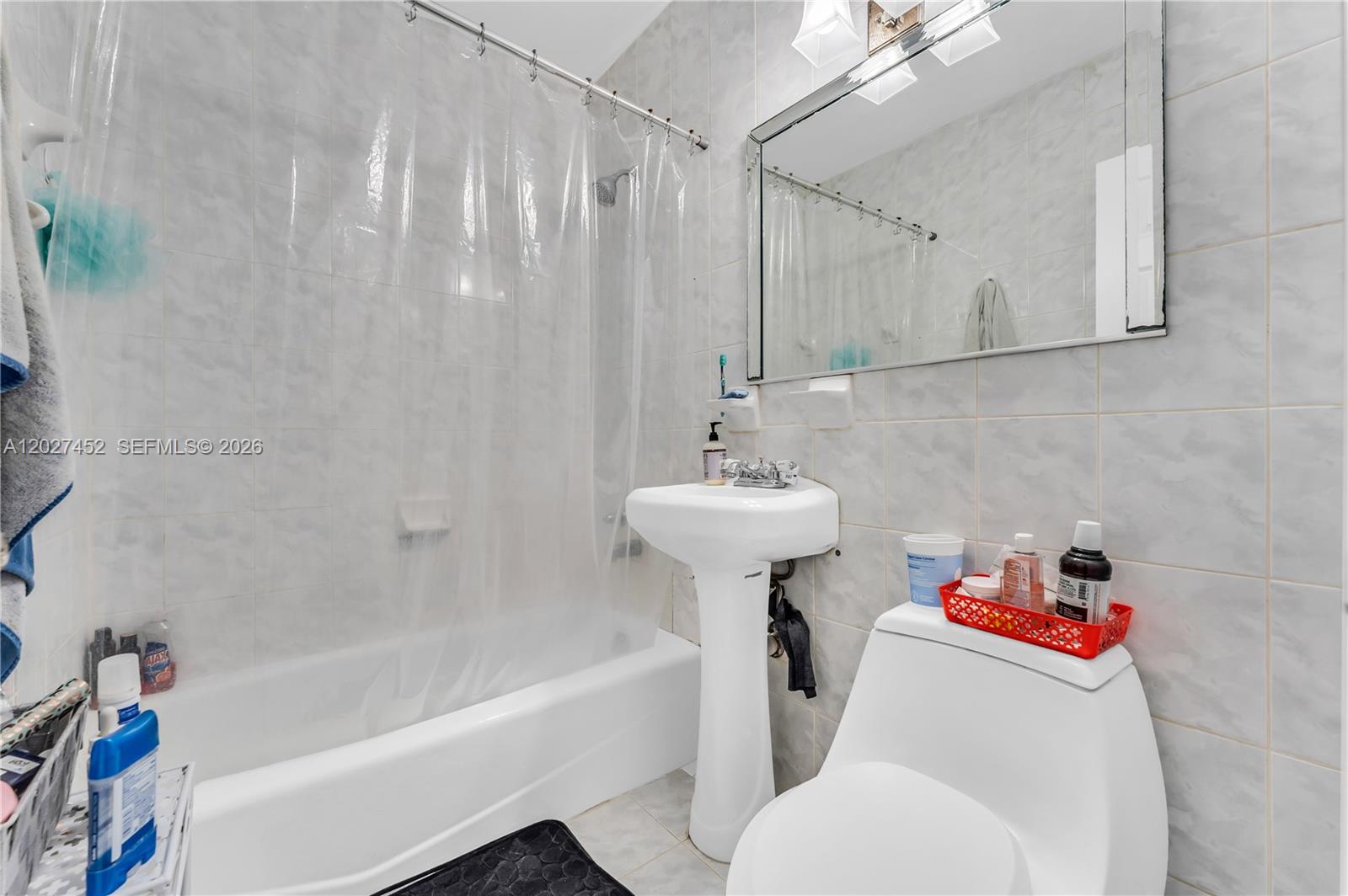 6284 SW 26th St Miami, FL 33155