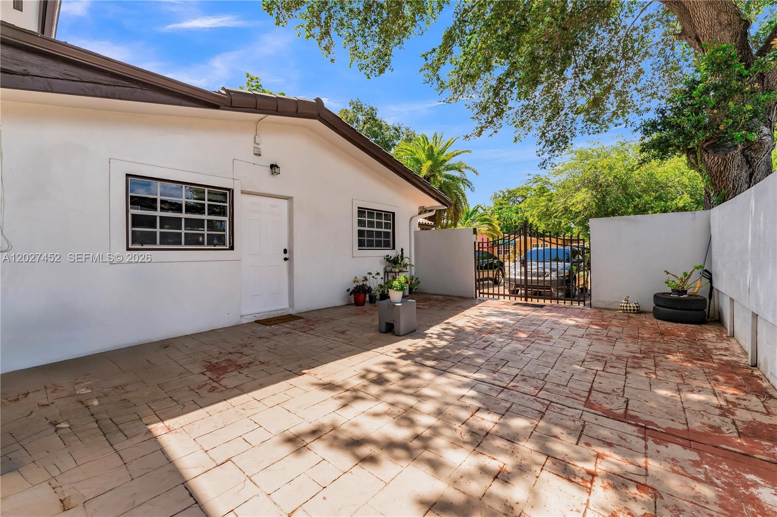 6284 SW 26th St Miami, FL 33155