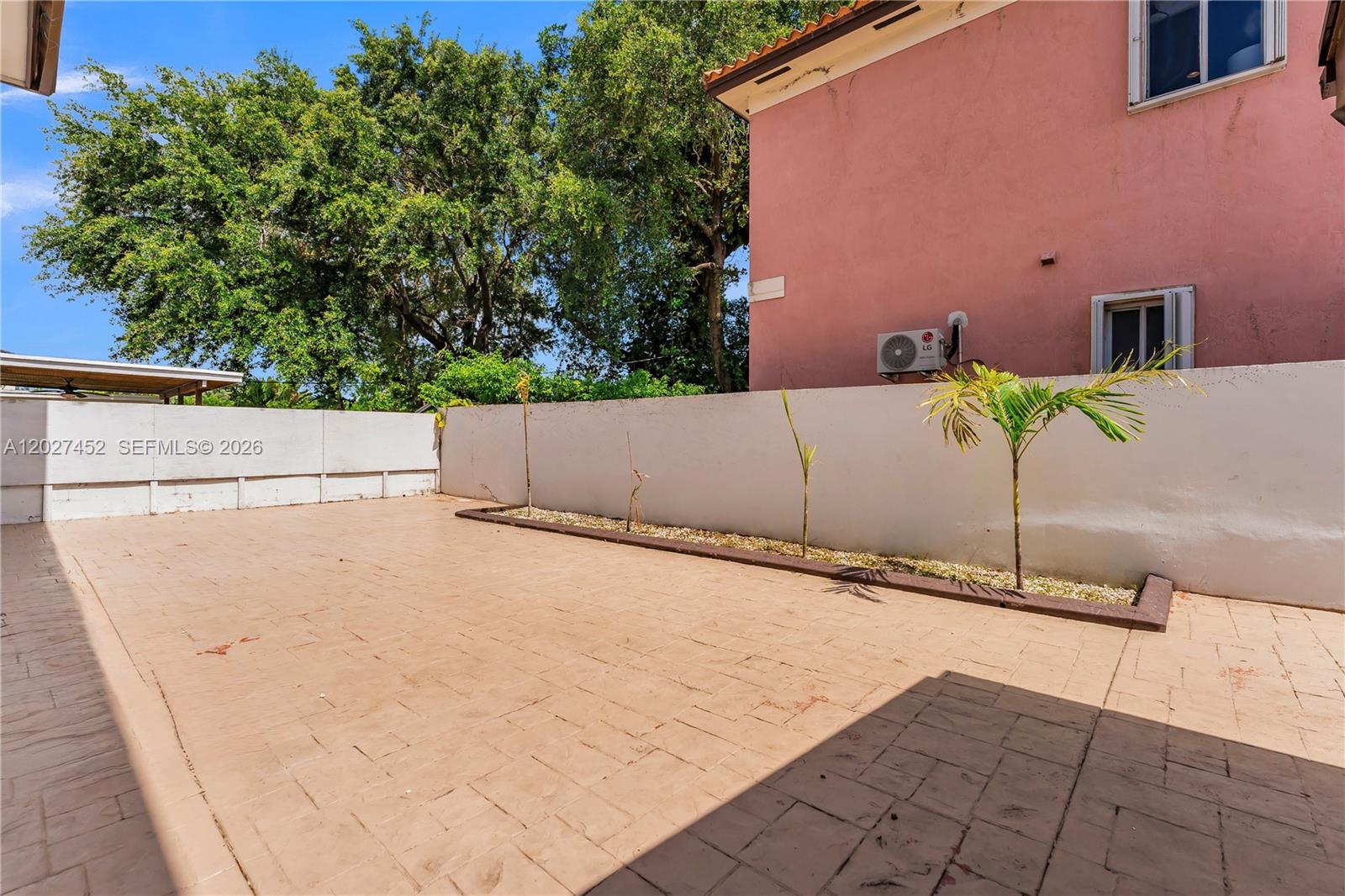 6284 SW 26th St Miami, FL 33155
