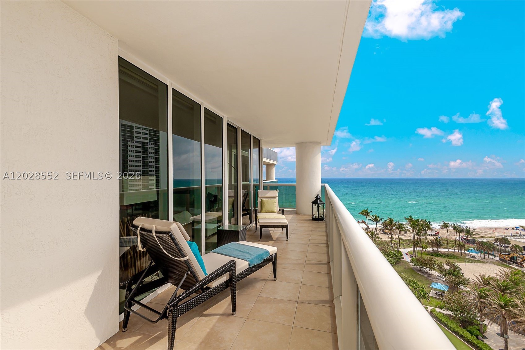 image Beach Club 13