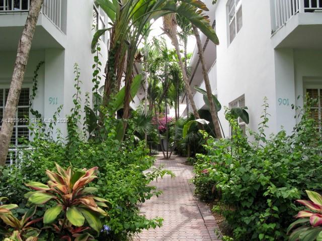 911 Meridian Ave #206