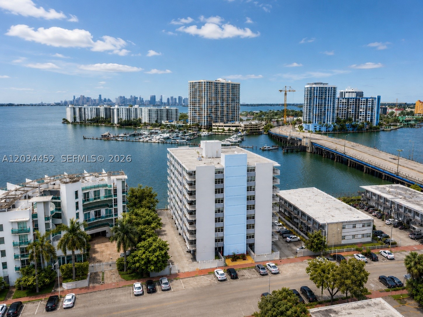 2016 Bay Dr #504