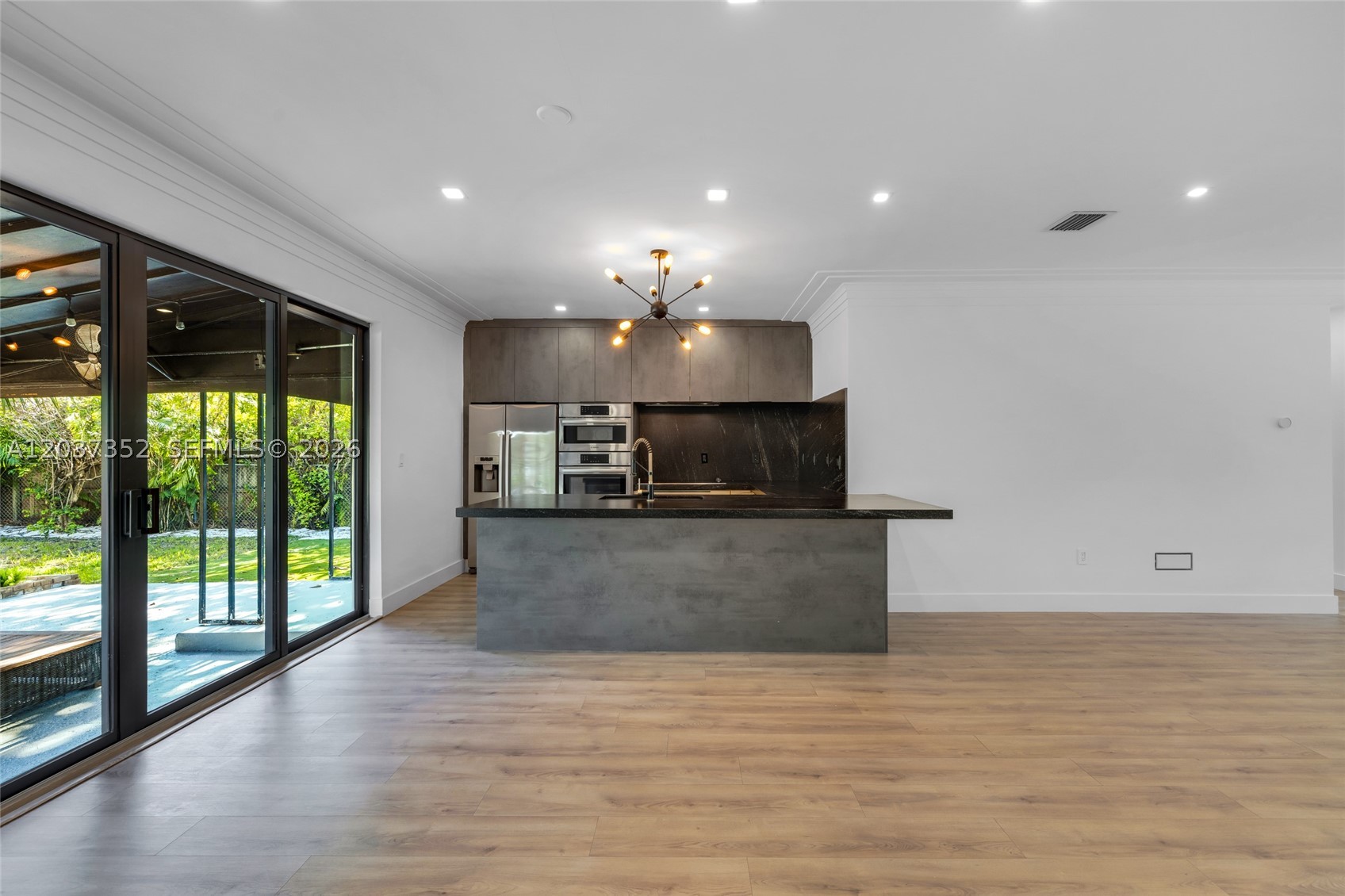 365 Fairway Dr Miami Beach, FL 33141