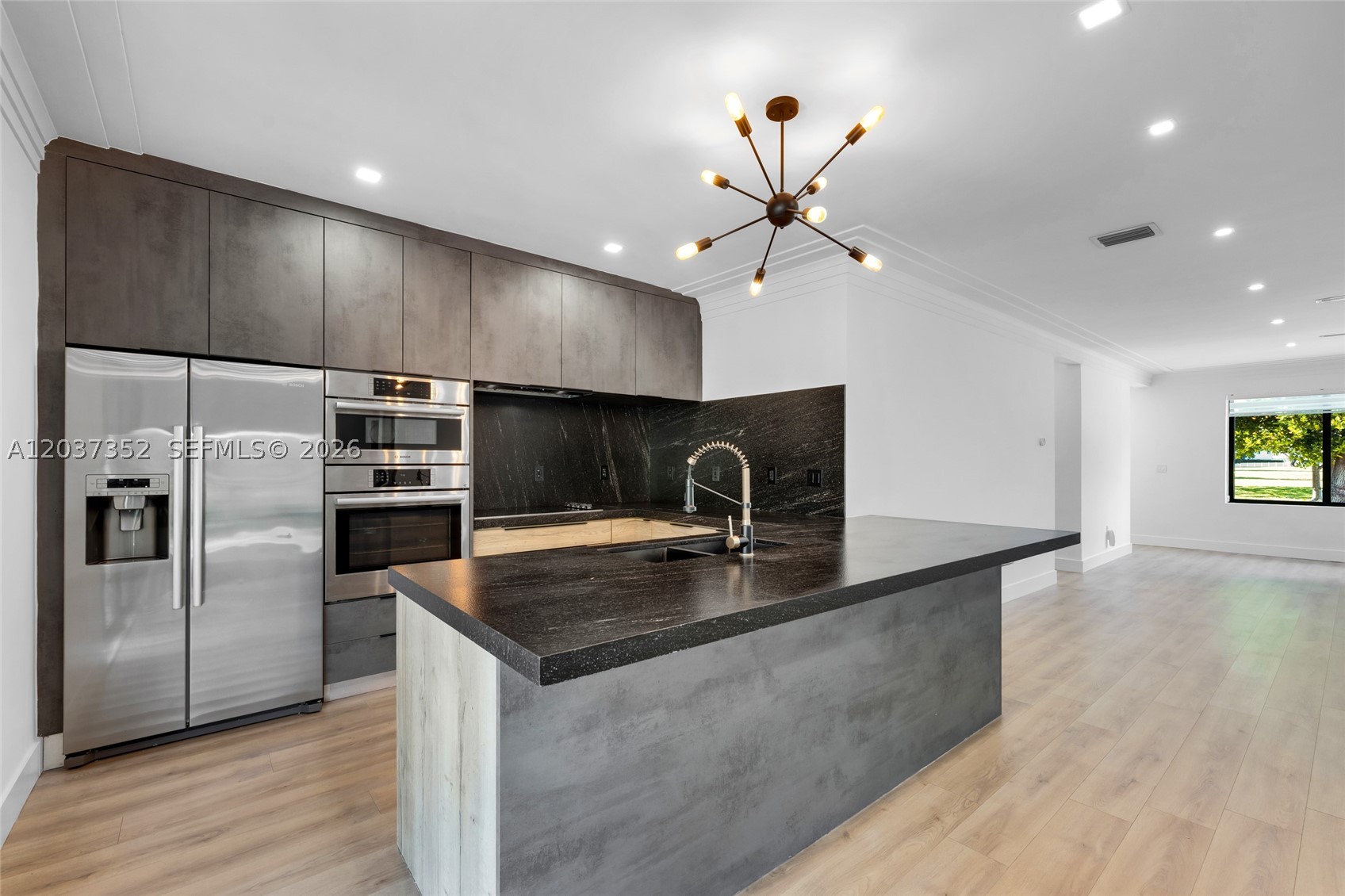 365 Fairway Dr Miami Beach, FL 33141