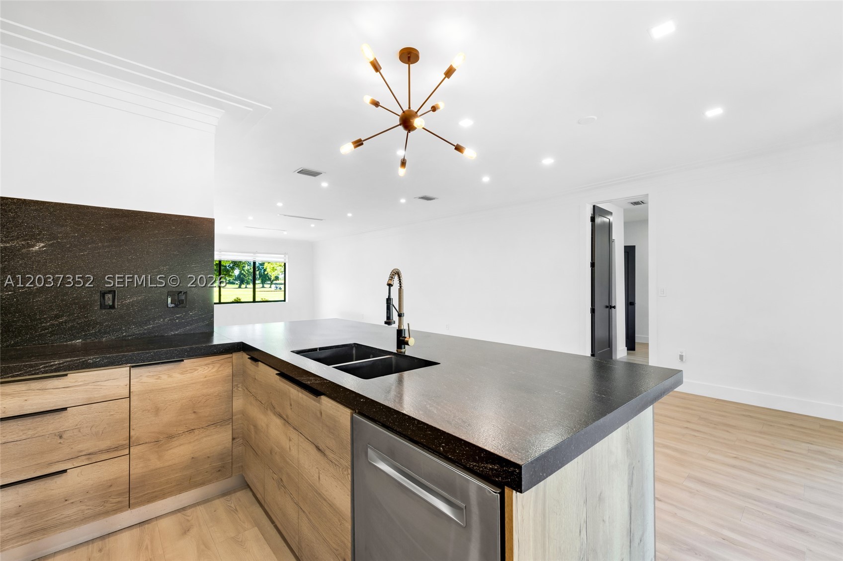 365 Fairway Dr Miami Beach, FL 33141