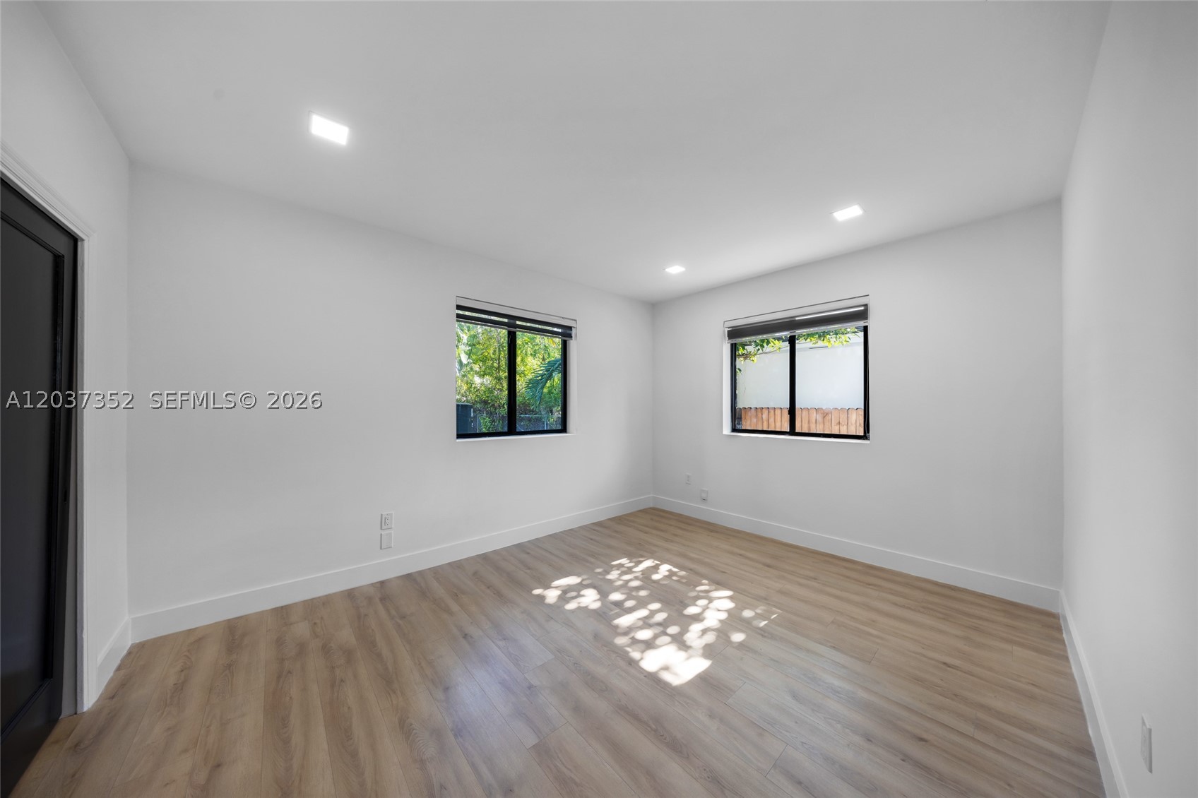 365 Fairway Dr Miami Beach, FL 33141