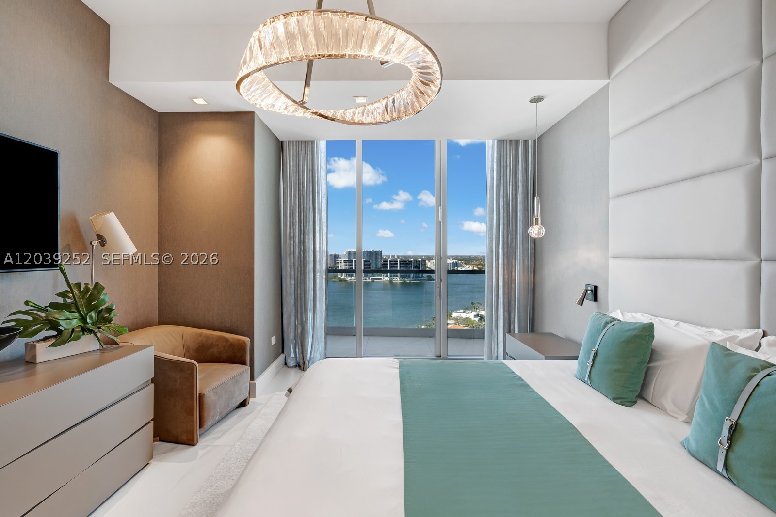 18501 Collins Ave #2304 Sunny Isles Beach, FL 33160