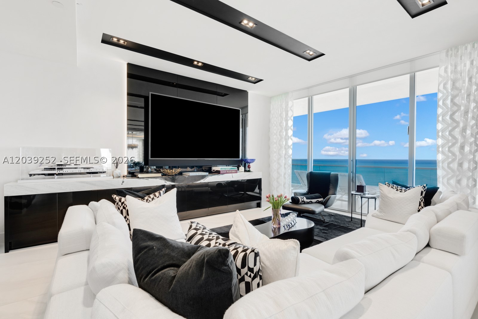 18501 Collins Ave #2304 Sunny Isles Beach, FL 33160