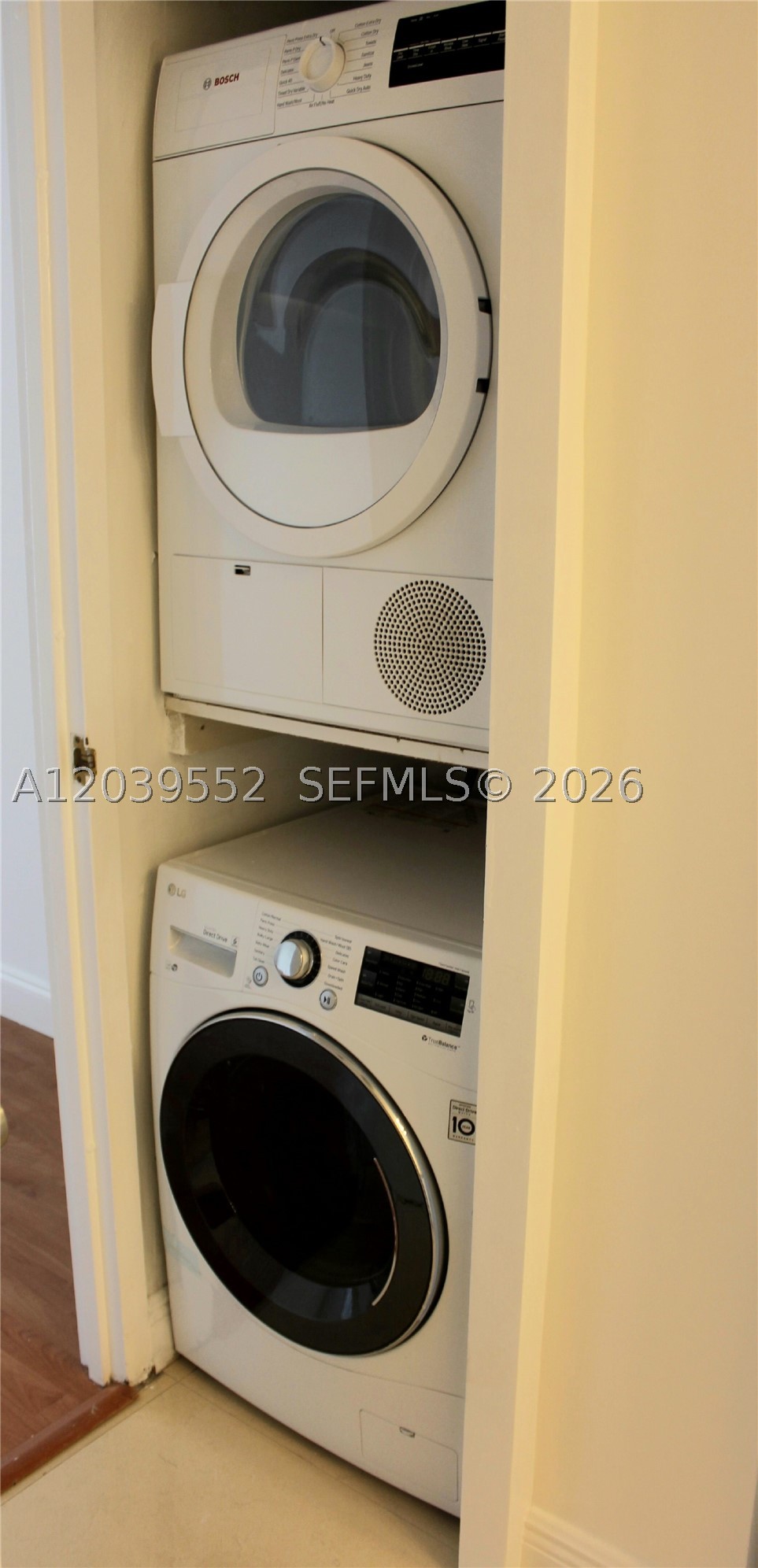 image Brickell Bay Club11