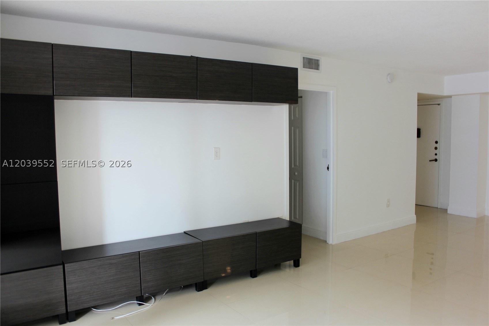 image Brickell Bay Club18