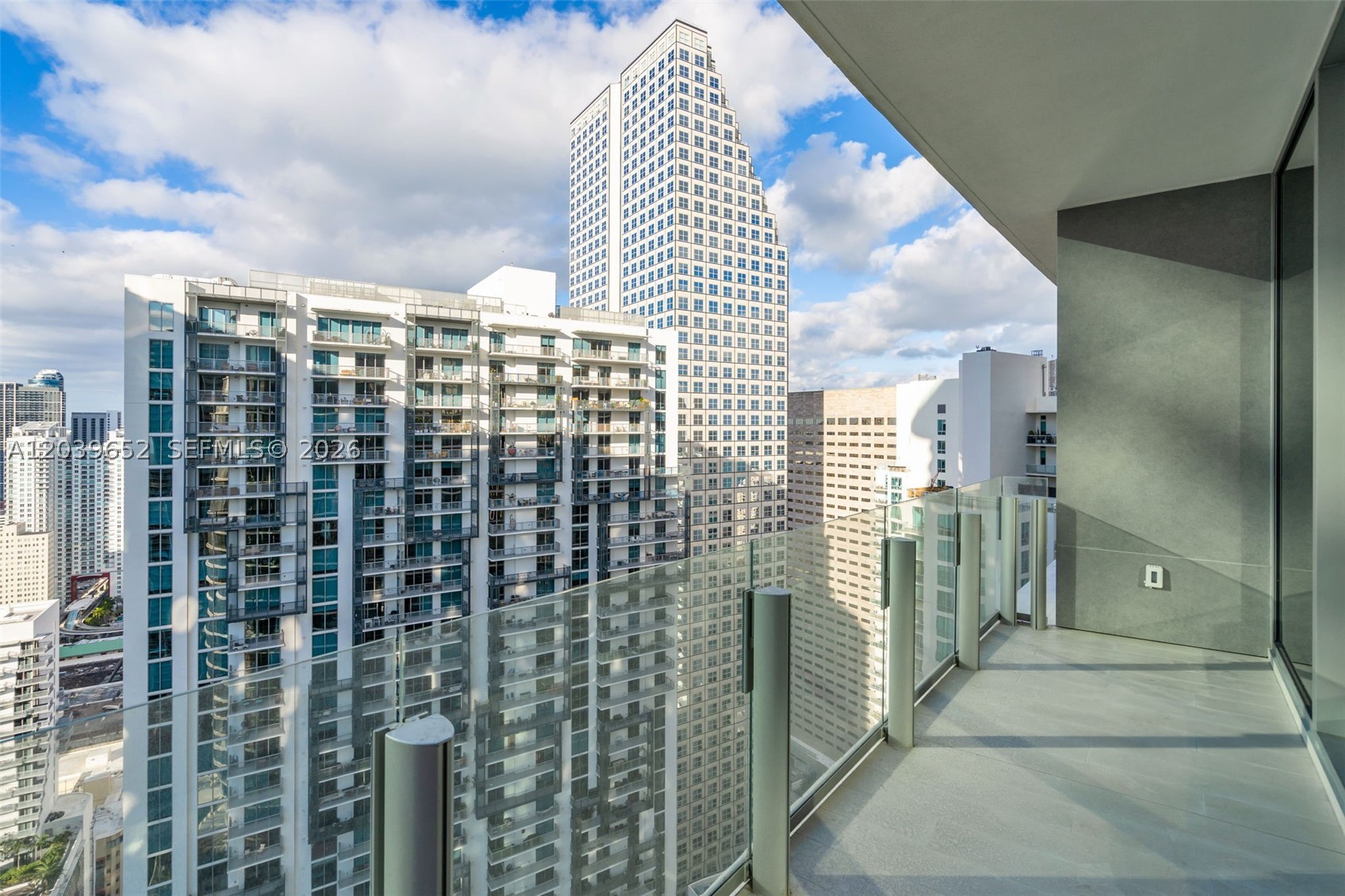 image Aston Martin Residences6