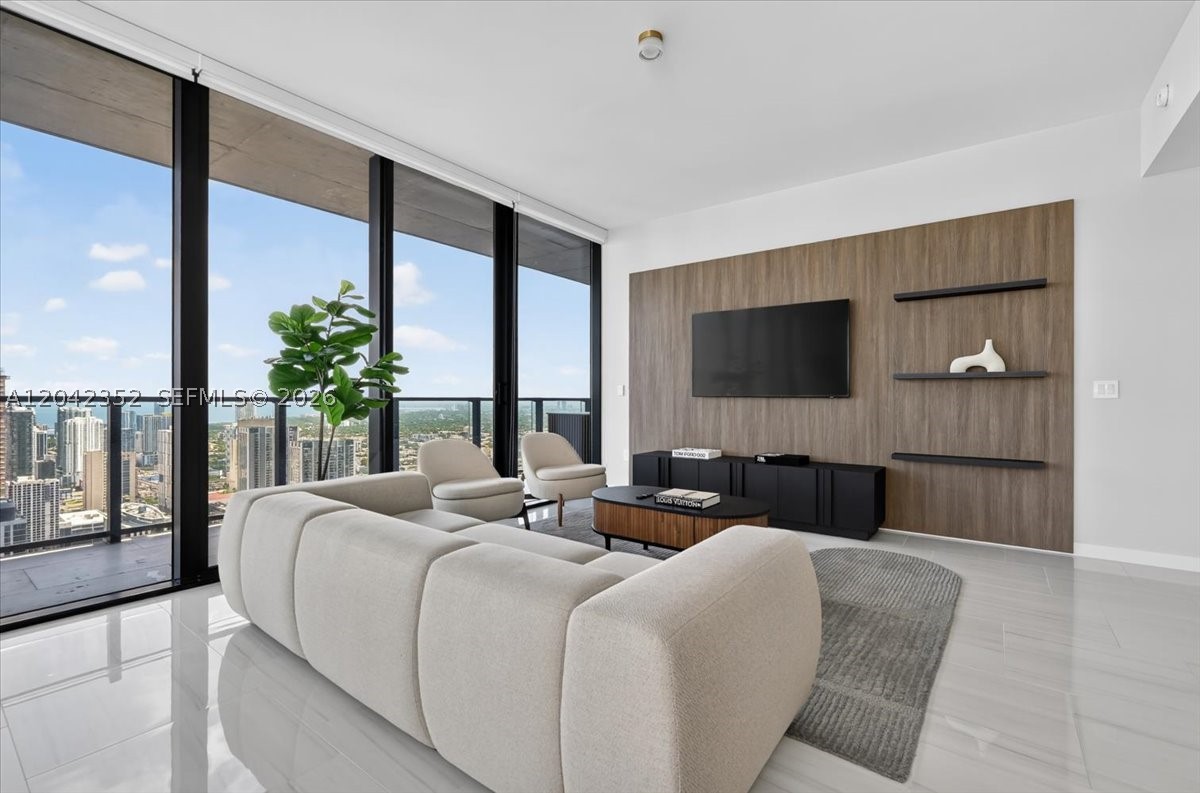 image E11EVEN Hotel & Residences27