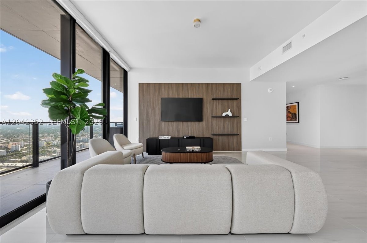 image E11EVEN Hotel & Residences28