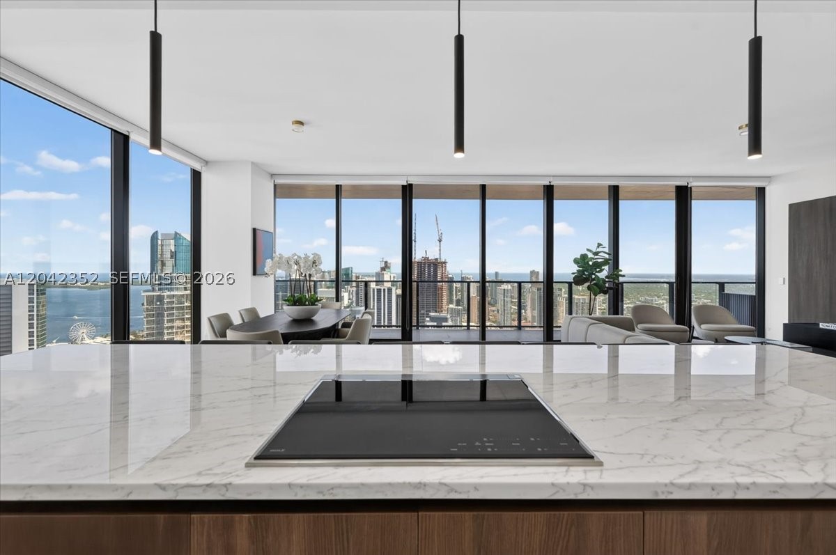 image E11EVEN Hotel & Residences34