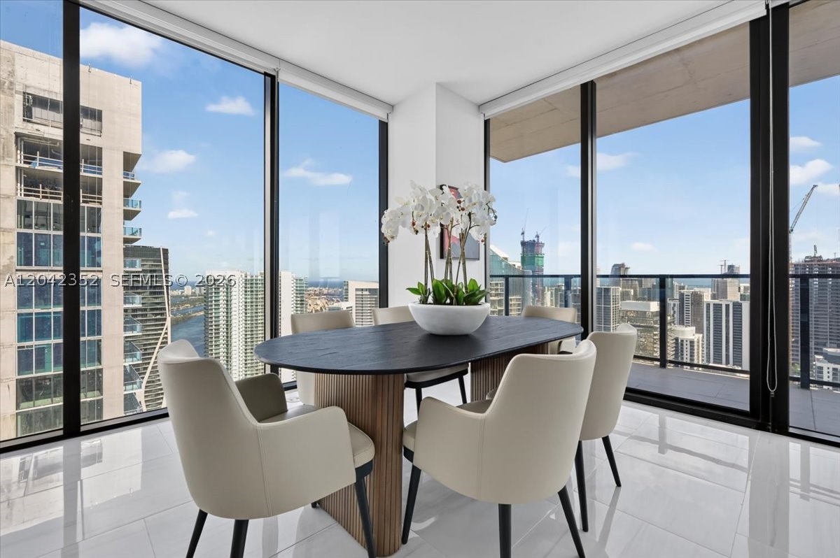 image E11EVEN Hotel & Residences35