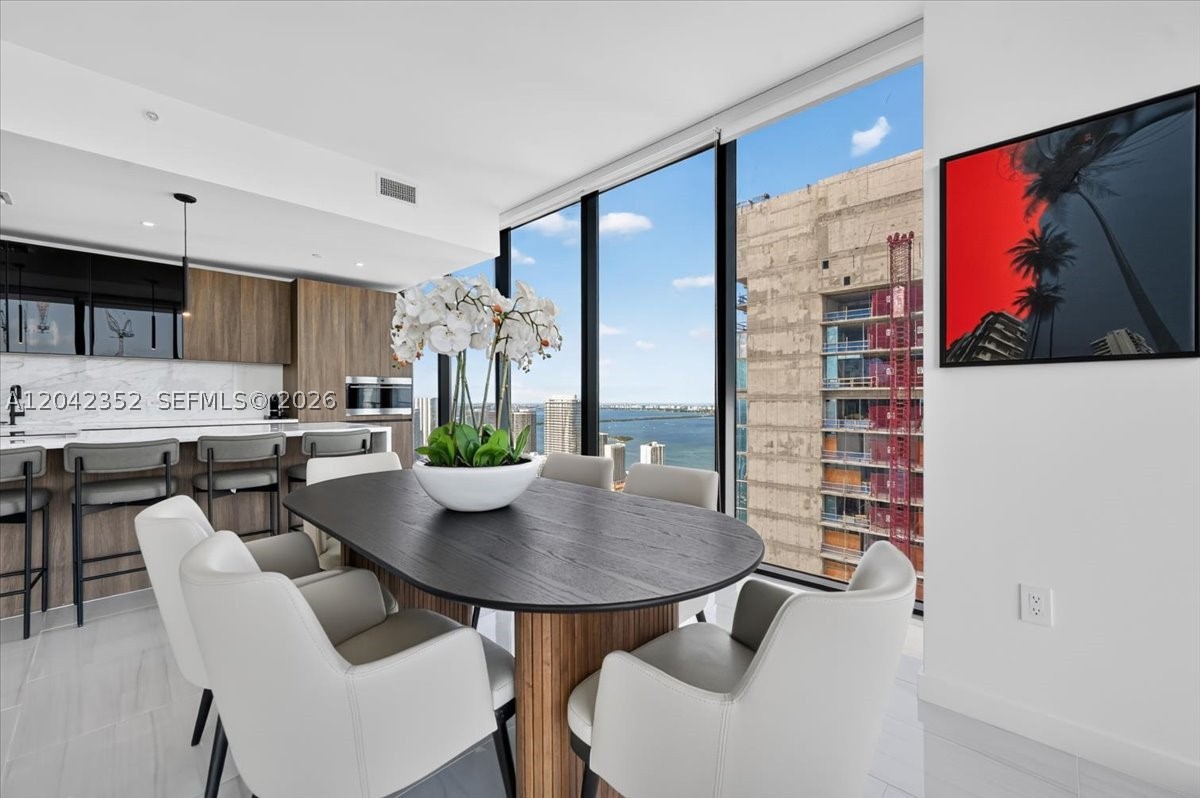 image E11EVEN Hotel & Residences36