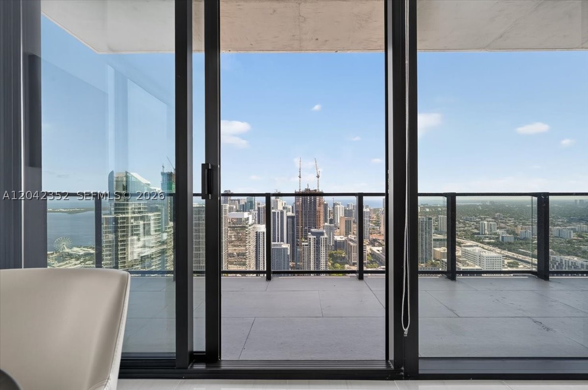 image E11EVEN Hotel & Residences39