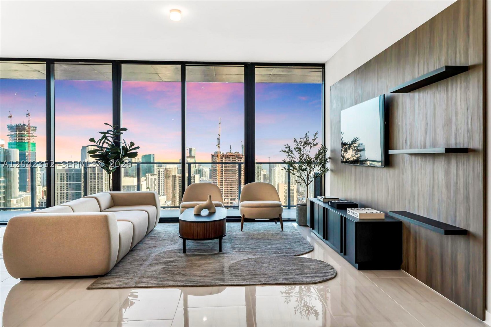 image E11EVEN Hotel & Residences8