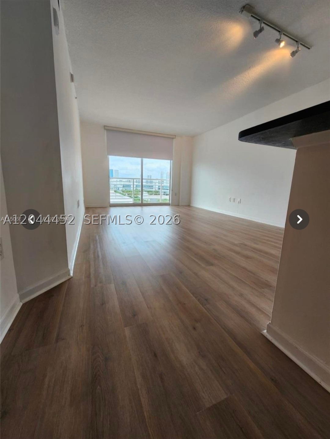 image The Venture at Aventura5