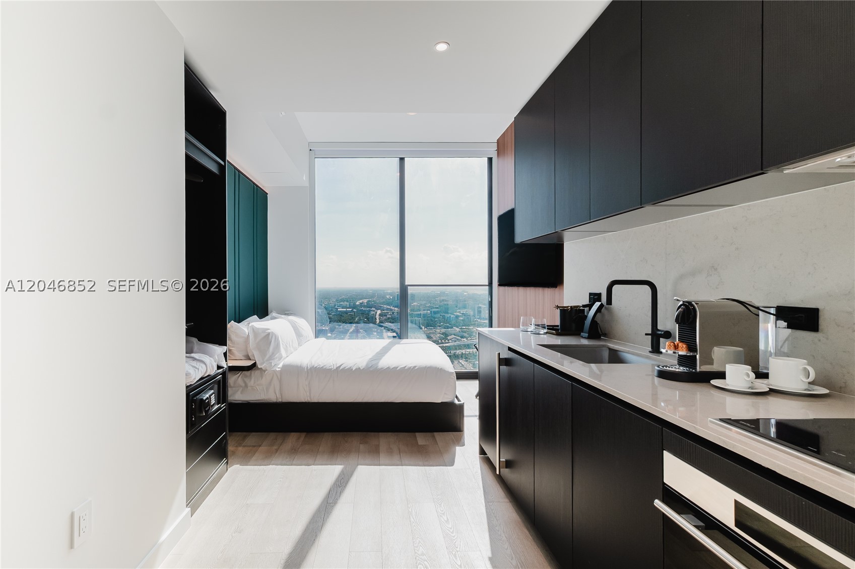 image E11EVEN Hotel & Residences11