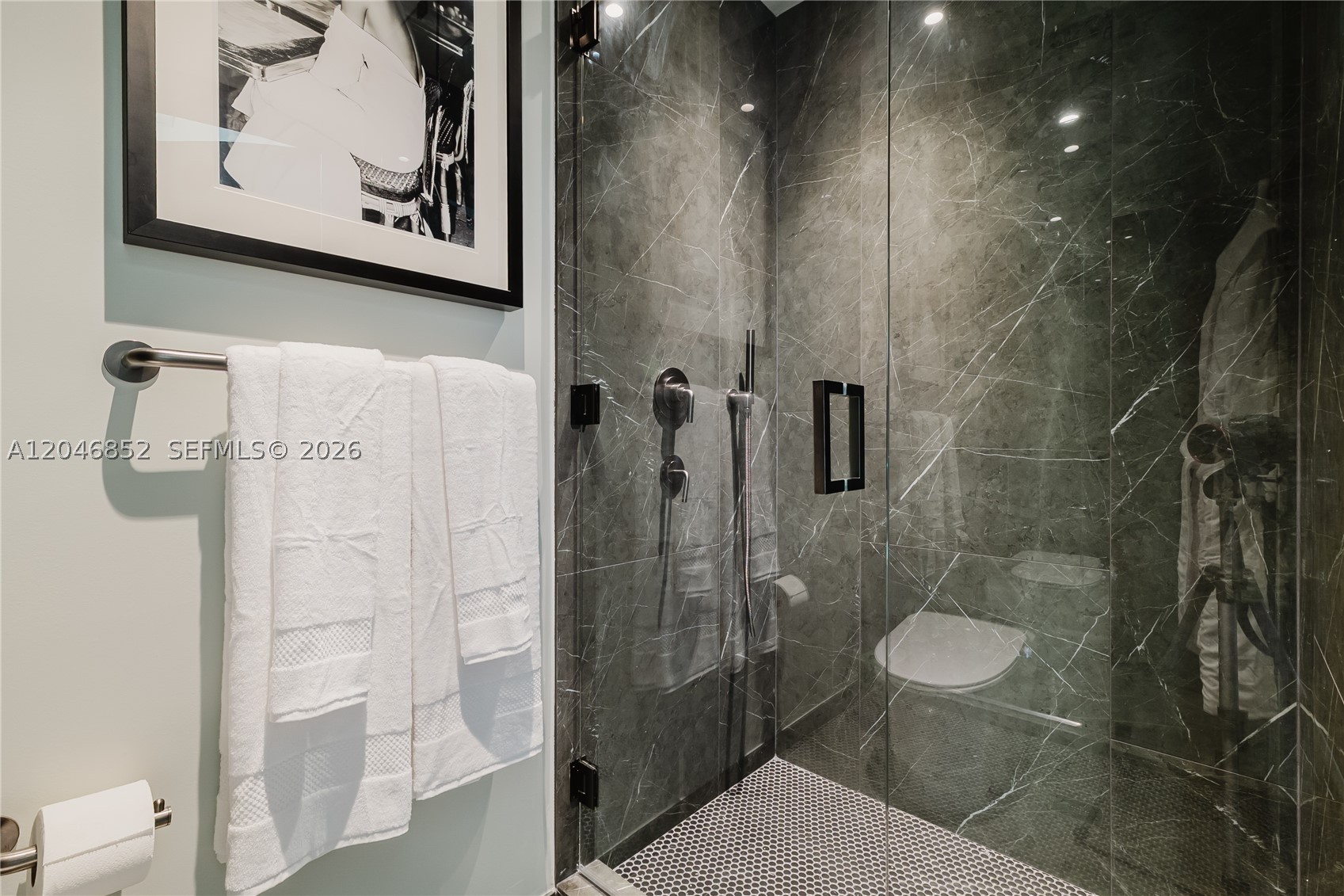image E11EVEN Hotel & Residences7