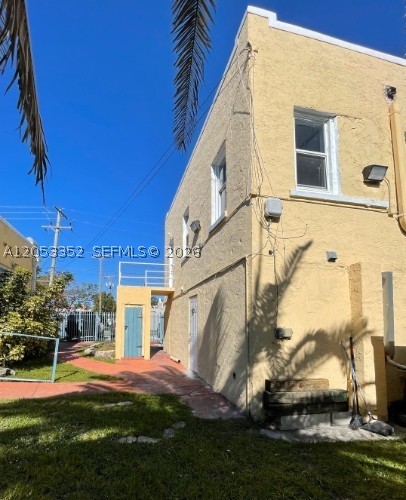 101 SE 2nd St #2 Dania Beach, FL 33004