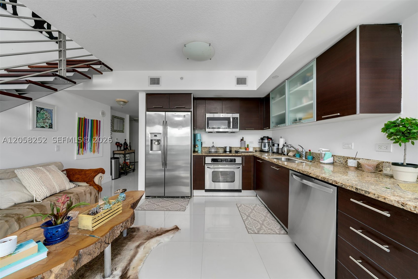 image Brickell on the River South9