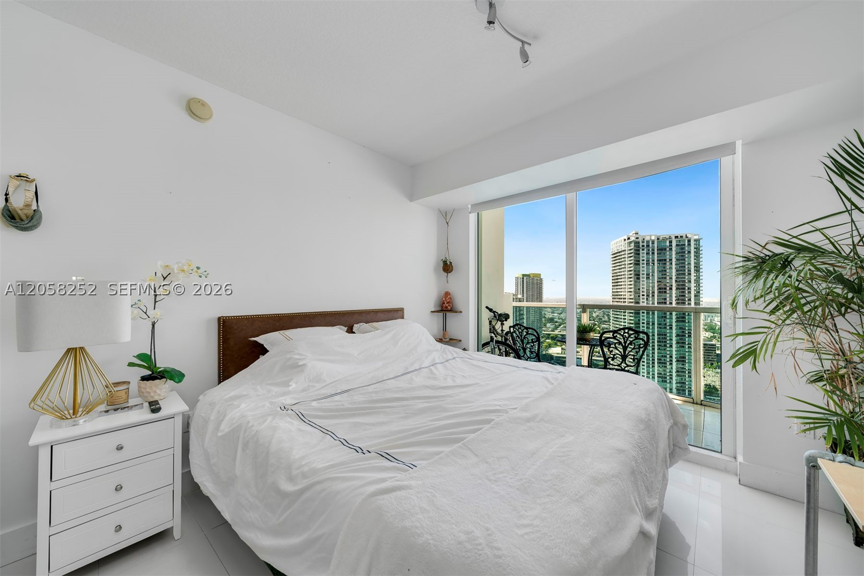 image Brickell on the River South15