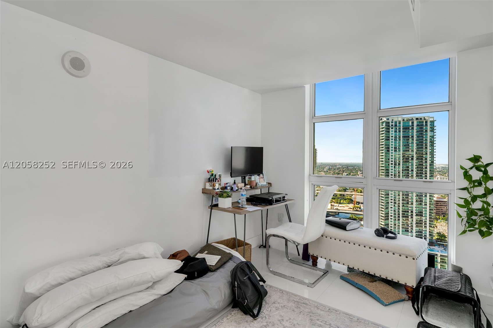 image Brickell on the River South19