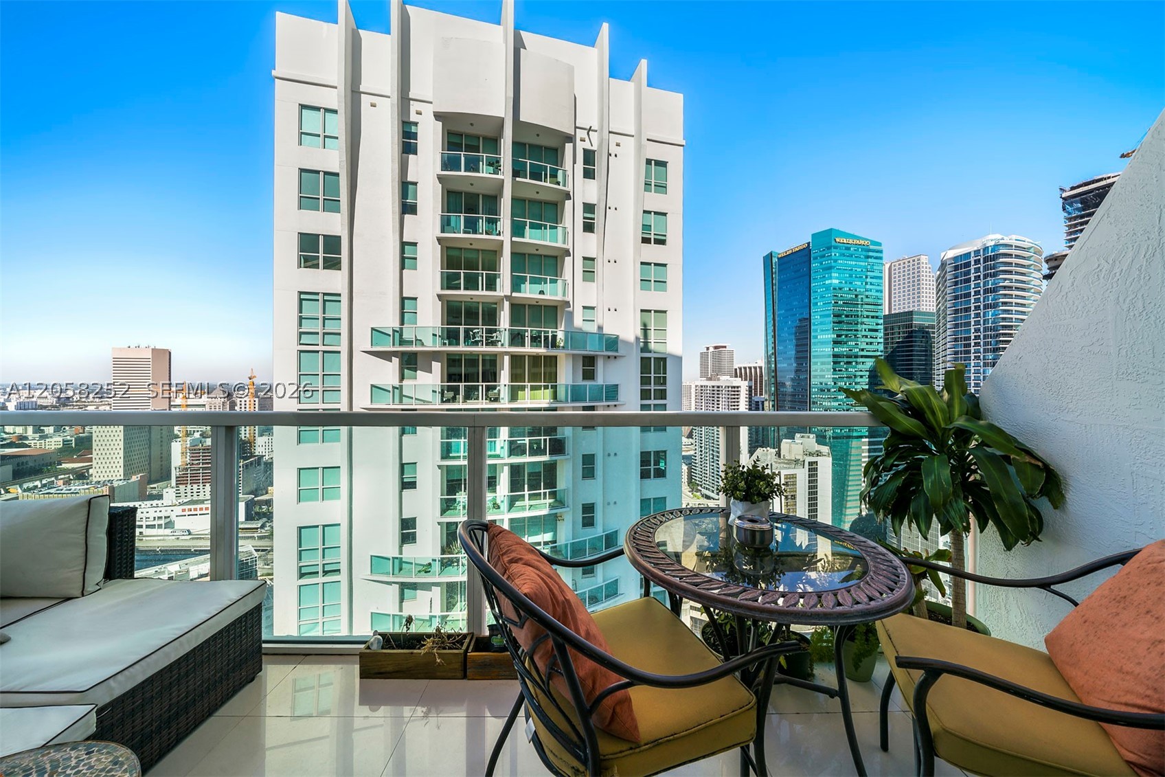 image Brickell on the River South20