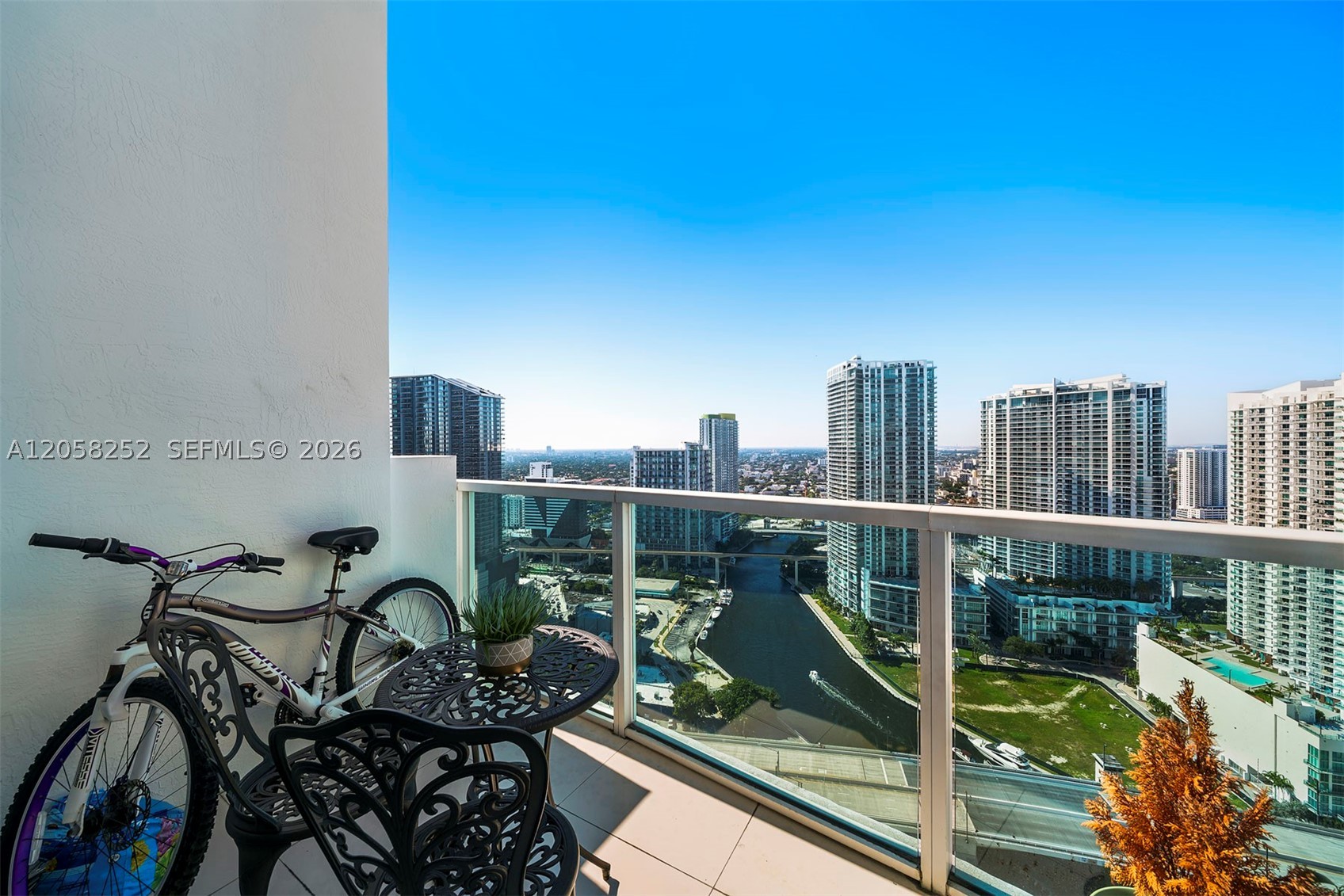 image Brickell on the River South25