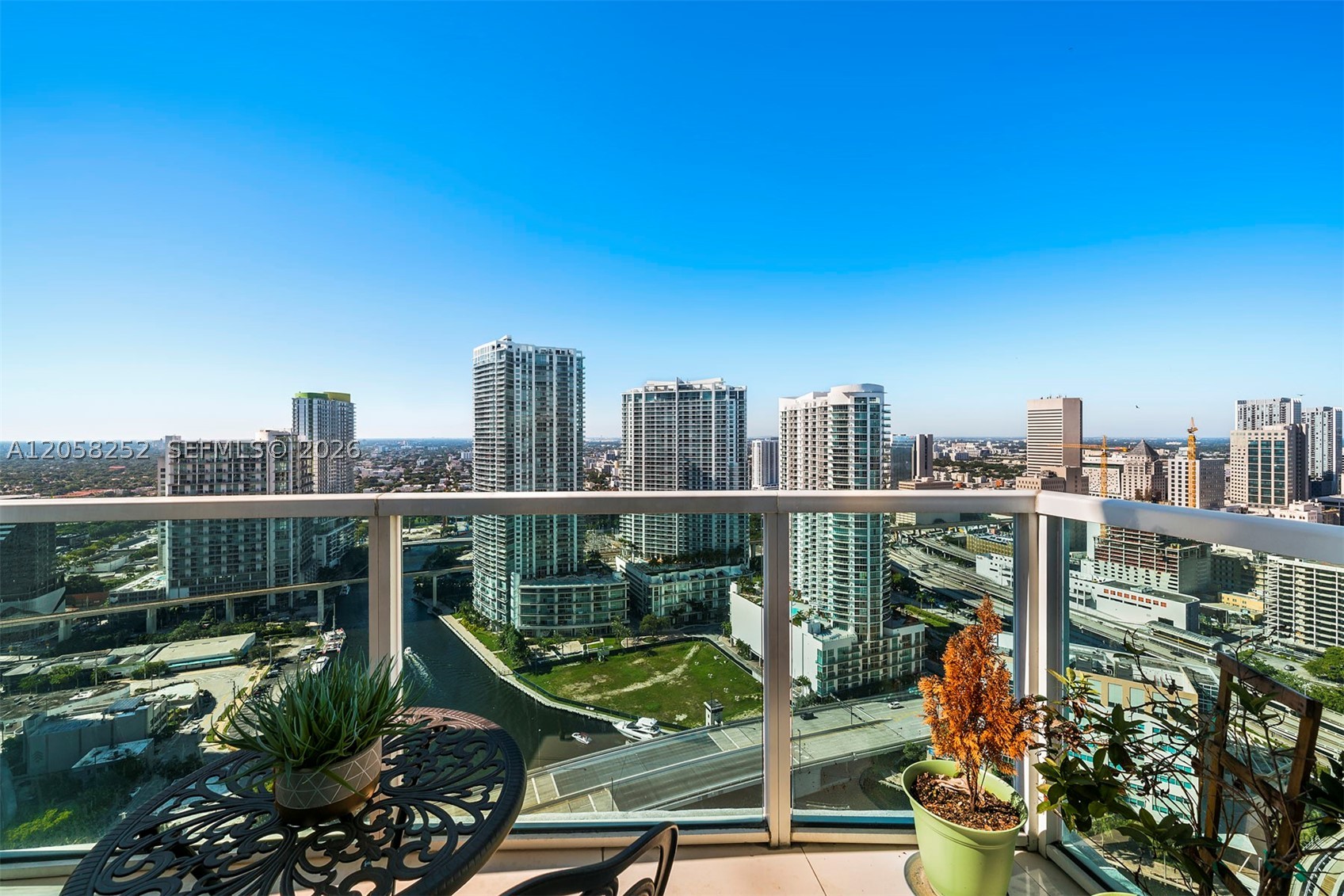 image Brickell on the River South26