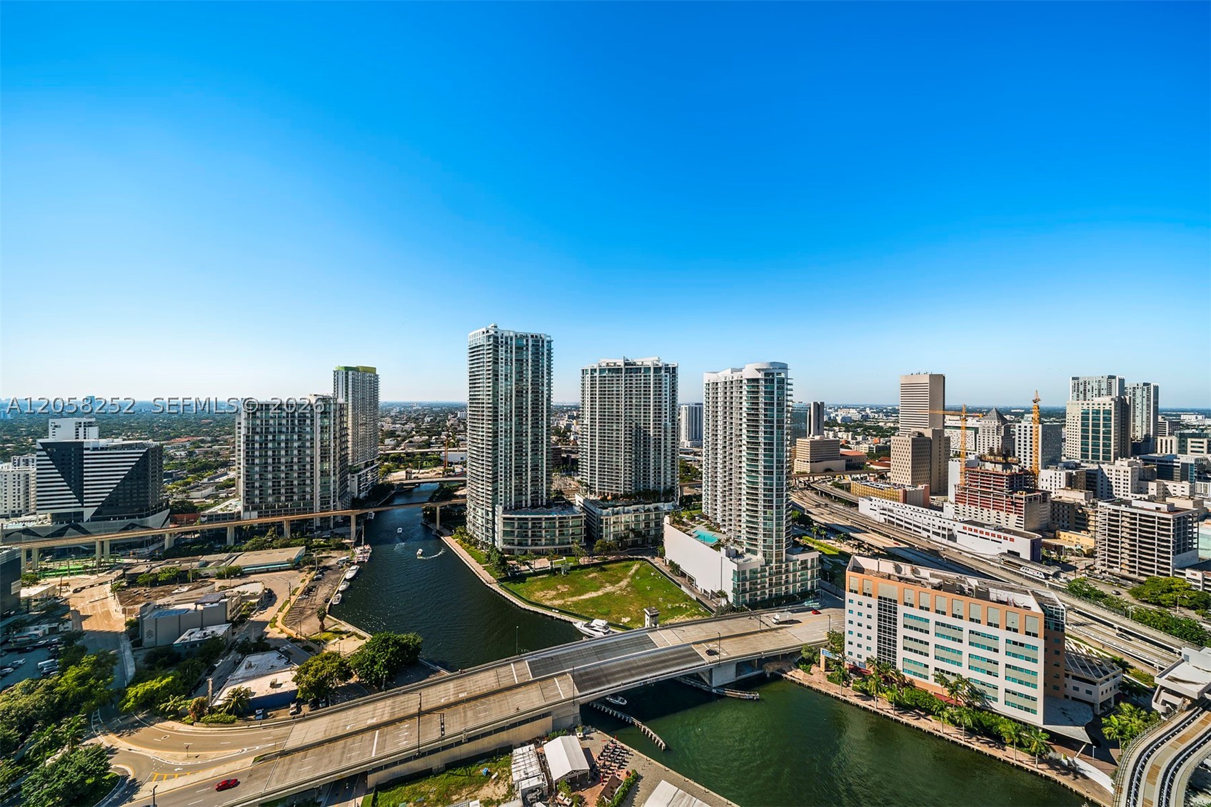 image Brickell on the River South28