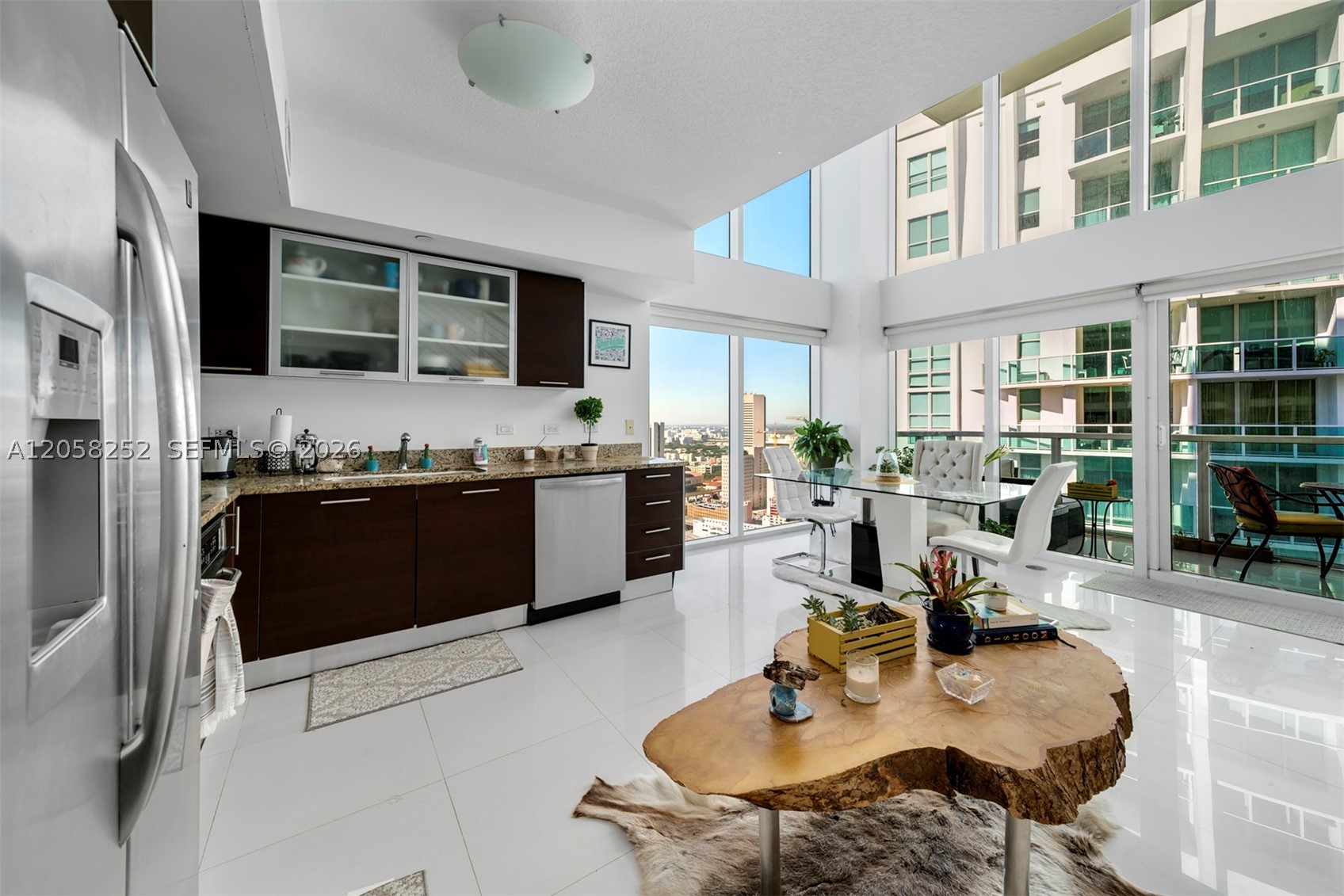 image Brickell on the River South2